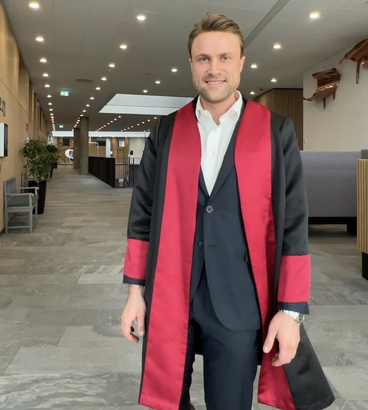 Advokat Jan Blicher Grunnet i retten klar til at forsvare udlejers rettigheder i en sag for landsretten.